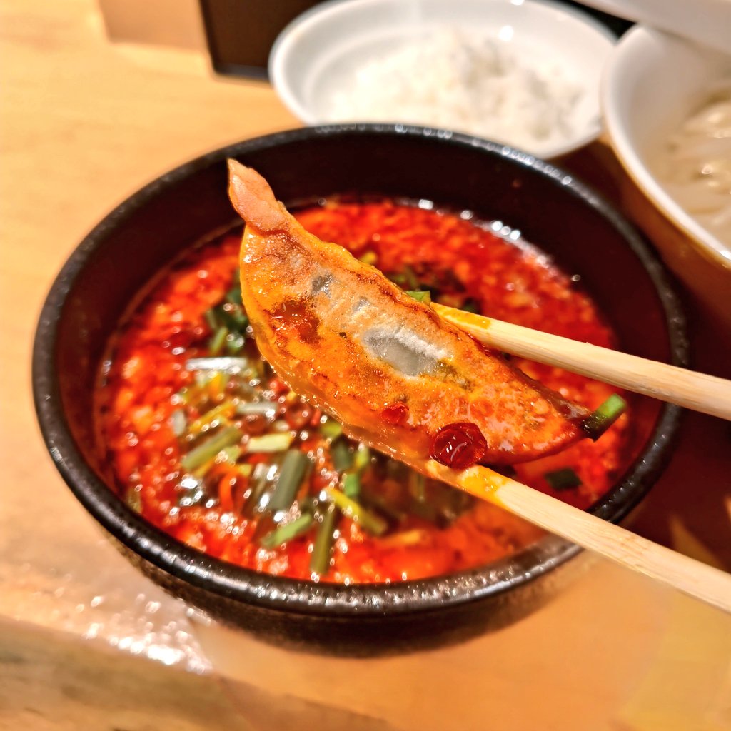 kani_tama's tweet photo. 釜揚げ式台湾つけ麺 麺大盛り
小ライス 焼きギョーザ(タレ抜き)
ハッピーセットにギョーザを追加でウルトラハッピーセットの完成
ギョーザはタレをキャンセルして台湾つけ汁をタレがわりにして食べると即死級に合う!みんなもぜひやってくれ!ごちそうさまでした!
#ふじ屋NOODLE
#FUJIYER
#HIRAMER https://t.co/iCRq1Uc5Q1