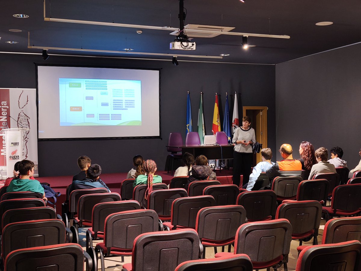 Museo de Nerja tweet media