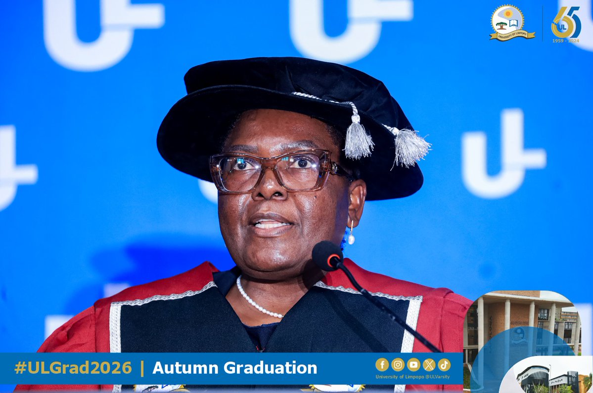 ULvarsity's tweet image. 𝐔𝐋 𝐀𝐔𝐓𝐔𝐌𝐍 𝐆𝐑𝐀𝐃𝐔𝐀𝐓𝐈𝐎𝐍 𝐂𝐄𝐑𝐄𝐌𝐎𝐍𝐘: 𝐃𝐀𝐘 𝟯 - 𝐀𝐅𝐓𝐄𝐑𝐍𝐎𝐎𝐍 𝐒𝐄𝐒𝐒𝐈𝐎𝐍

Professor Tebogo Mothiba, Acting Deputy Vice-Chancellor for Research, Innovation and Partnerships, welcomes the congregation to the second session of the Autumn Graduation