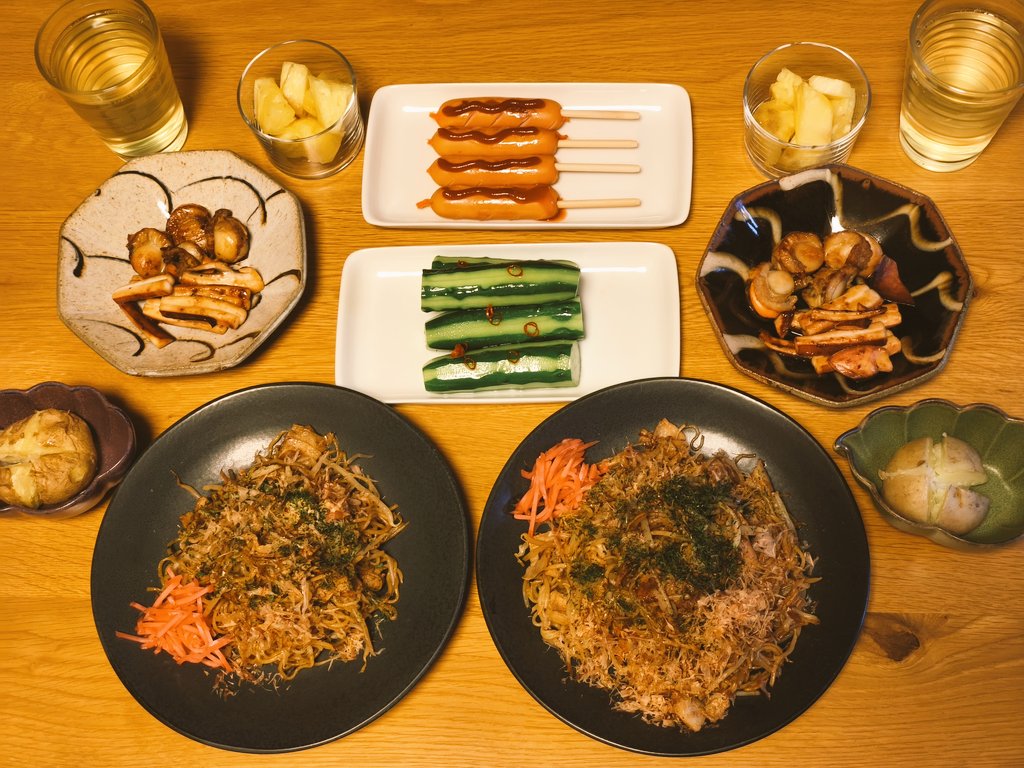 moqmoq____'s tweet photo. お花見気分で屋台風のご飯を作ったよ〜❗
#おうちごはん https://t.co/hROgNJVHWq
