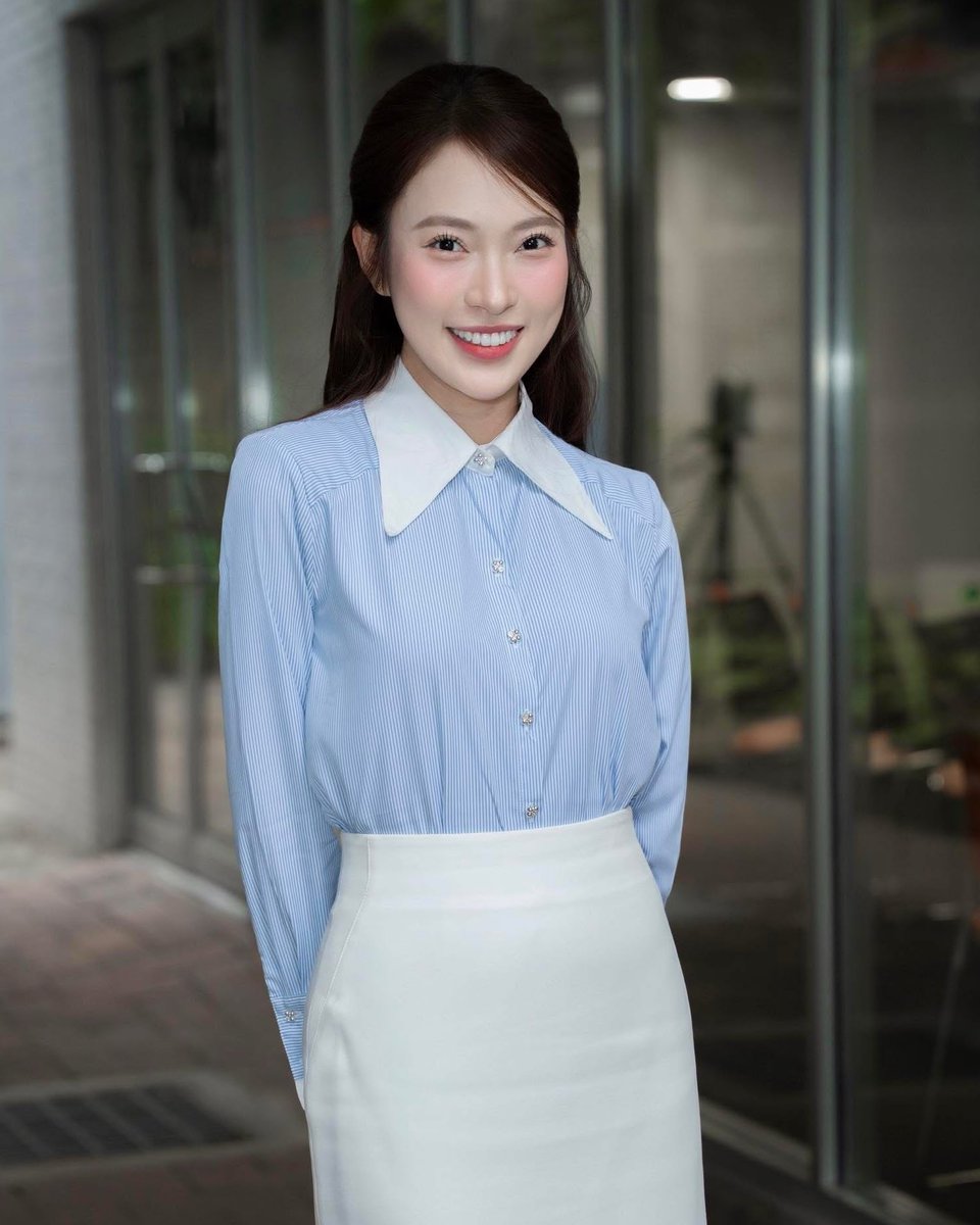 Gái đẹp showbiz tweet media