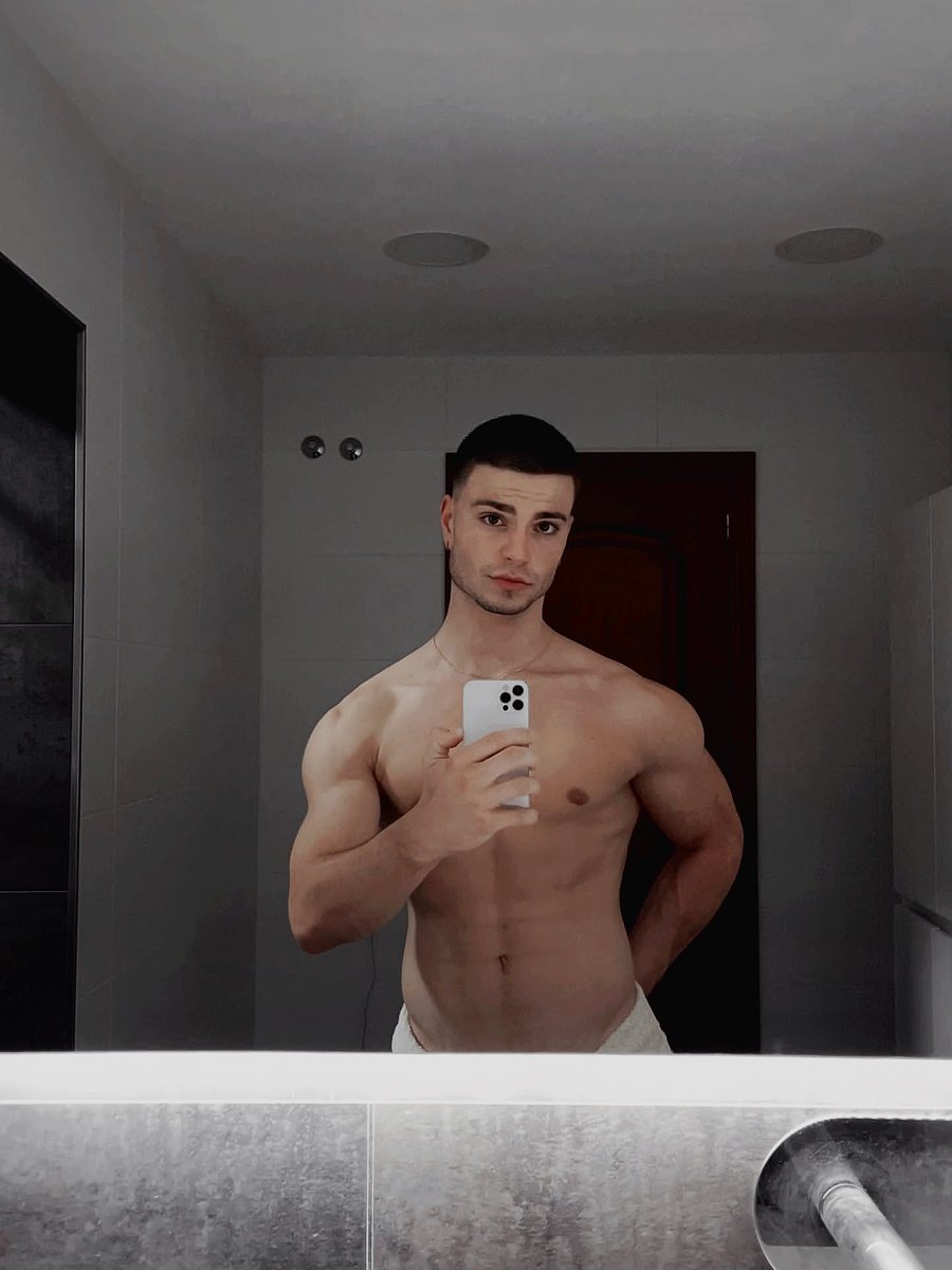 𝓐ʟᴇᴋ tweet media