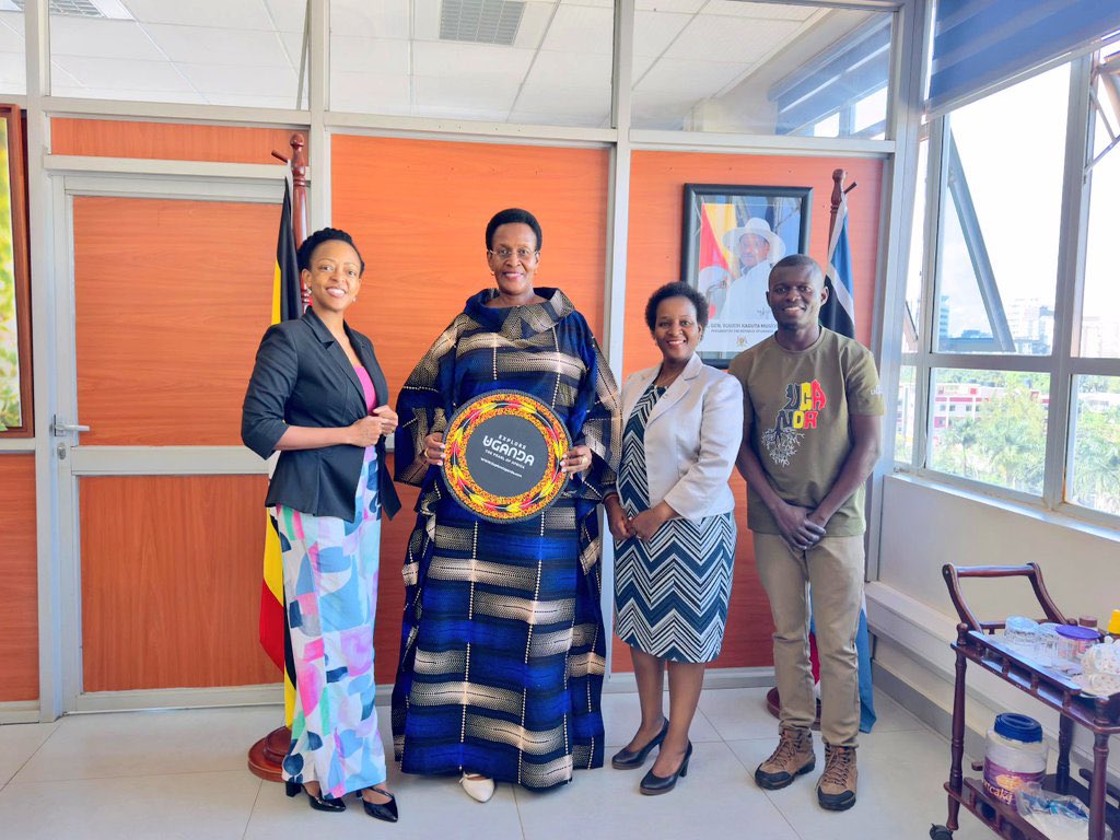 MattheExplorer's tweet photo. 🚨Exciting strides for 🇺🇬–🇹🇿 tourism

Earlier today, a strategic planning meeting was held bringing together the Uganda Arusha Consul General, Amb. @KatusiimeAnne; CEO of the Tourism Board, @JulzKagwa; Ag. Commissioner (Business & Development) @DorcusRT; Marketing Manager @francisnyende;  and @WasswaEmma_ 

The discussions focused on Uganda’s active participation in KiliFair 2026 and strengthening tourism collaboration between the two sister states. Key resolutions included:
•🇺🇬 Tourism Week in Arusha during KiliFair
•Flagship Uganda Village Exhibition Stall @ArushaUganda
•Participation in the Cape to Cairo Arusha Marathon with @RwenzoriMarathn
•B2B forum linking Uganda & Tanzania tour operators
•Gala Dinner to foster networking and partnerships

Strong commitment was noted from @TourismBoardUg and @ugwildlife to support this initiative.

Appreciation goes to @UgandaMFA for advancing economic and commercial diplomacy that continues to position Uganda on the global tourism map.