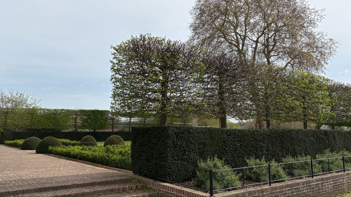 bexleynews's tweet photo. Bexley. The home of Hall Place.
#TheBestPlaceToLive https://t.co/nPvWu4kGLg