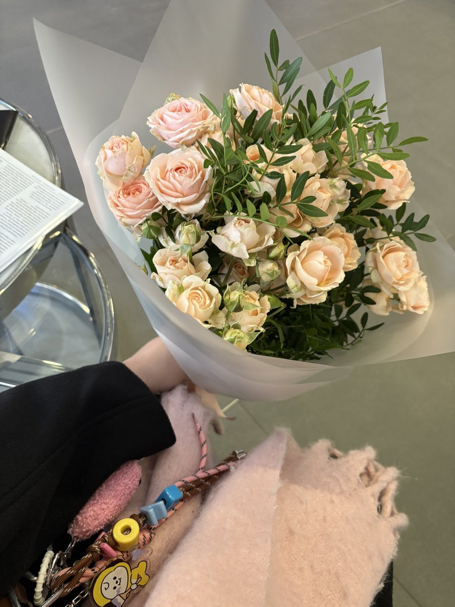 акси tweet media