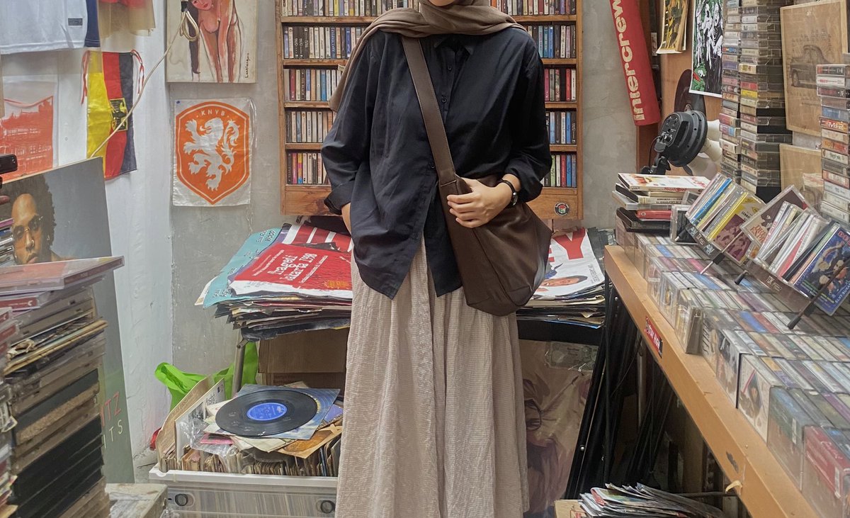 rulslibraryy's tweet photo. @ohmy_beautybank aku tim yg gede soalnya bisa muat untuk buku☝🏻☺️ https://t.co/1ZSkP5Q2kz