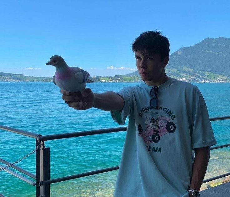 เพื่อนเรียกผมว่า'เก้' tweet media