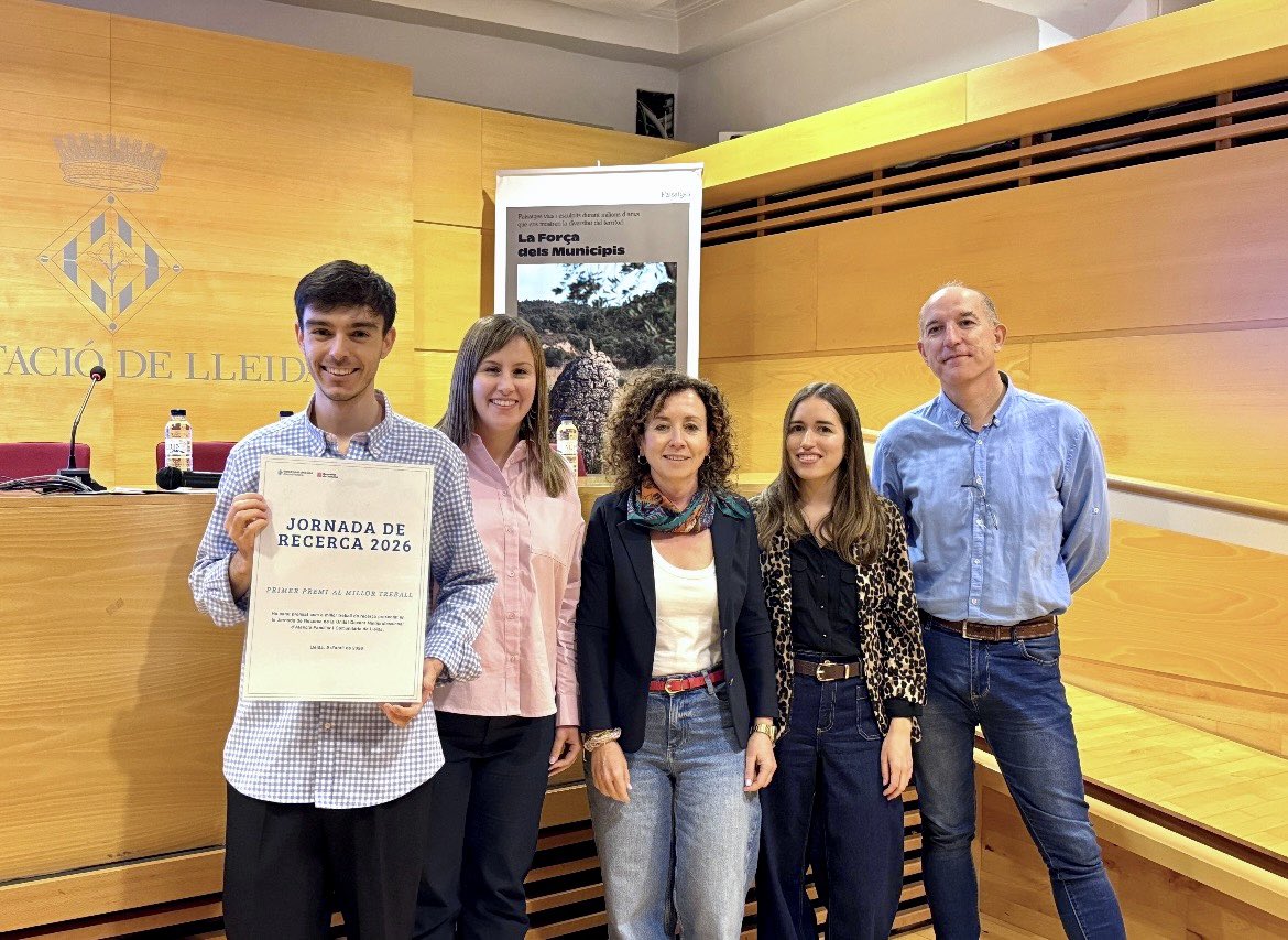 j0sepMontserrat's tweet photo. Avui, a la Sala d’Actes de la @DiputacioLleida, hem celebrat la Jornada anual de Recerca, un espai de talent, esforç i compromís on les MIR/IIR han presentat els seus TFR, explicant el seu impacte real en la pràctica assistencial. Liderar la formació també és impulsar la recerca. https://t.co/UWKj4Dnzd6