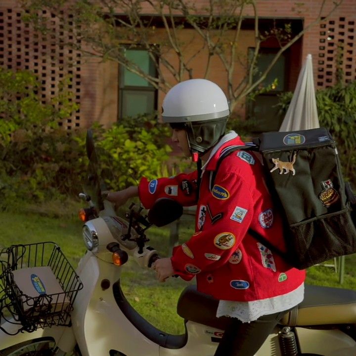 renzzuni's tweet image. #paket.