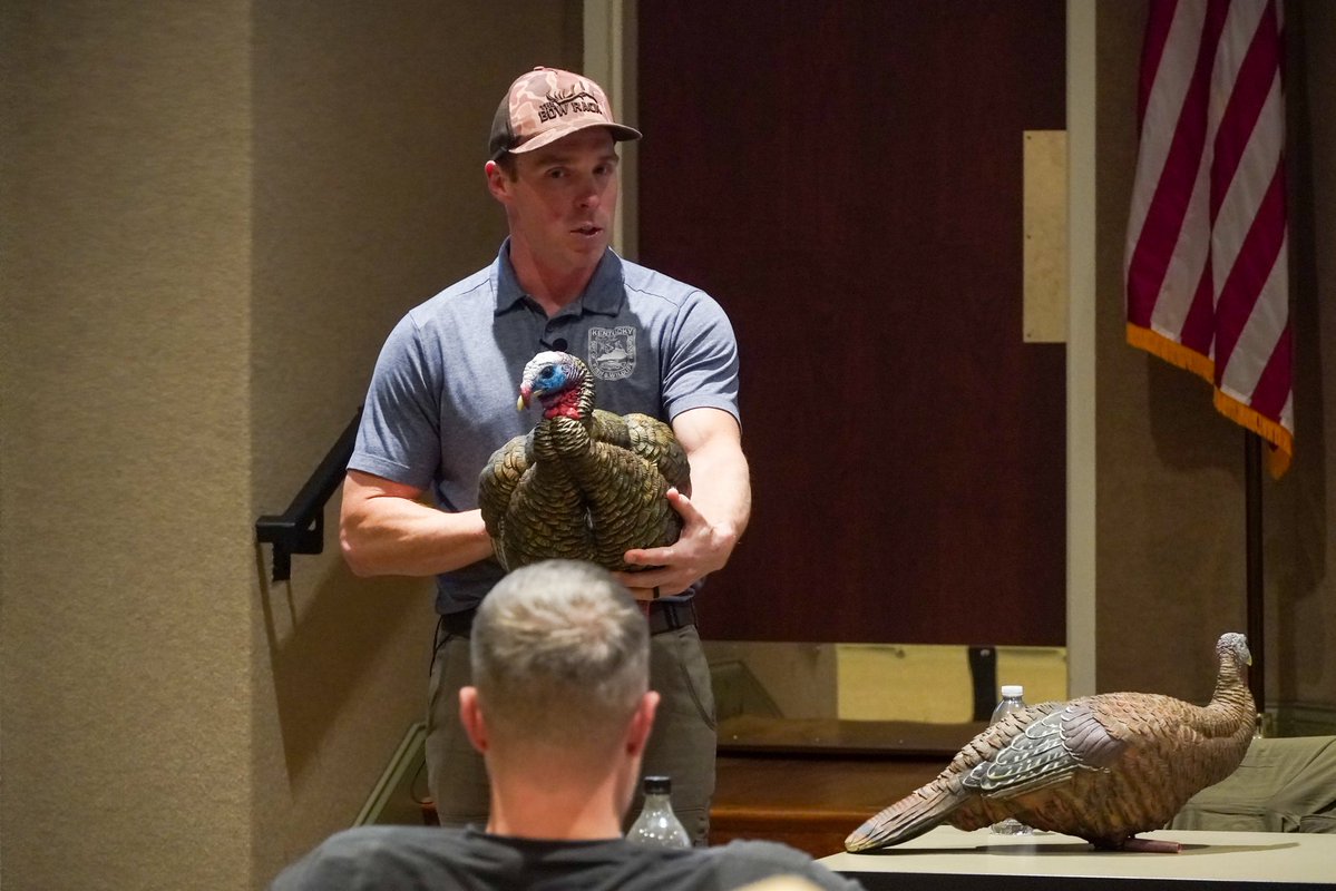 Laurel Library tweet media