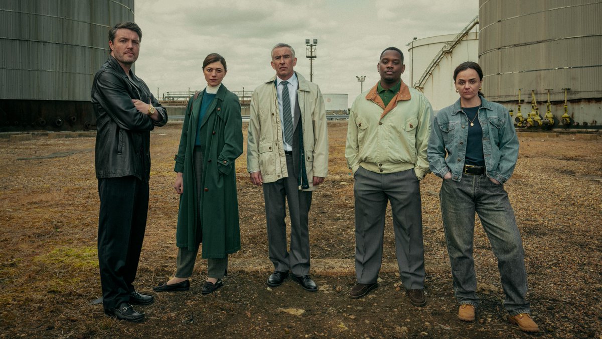 RadioTimes's tweet image. A drama starring Steve Coogan, based on the true story of a remarkable criminal investigation? Sign us up 🍿

Check out the trailer and first-look images for #Legends right now... arriving on #Netflix May 7.

Read more: radiotimes.com/tv/drama/legen…