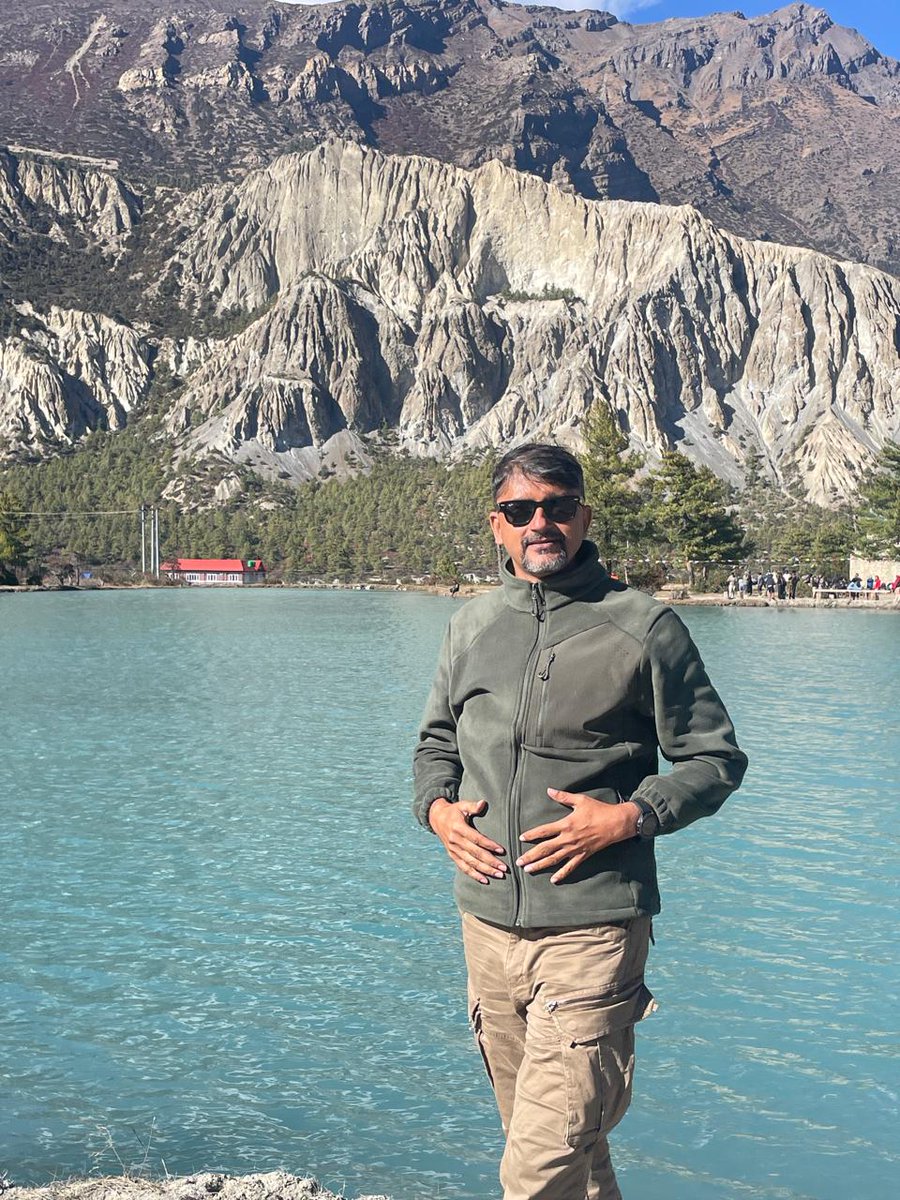 मैले पुज्दा पुज्दै 
ढुङ्गो भगवान बन्यो
त्यही भगवान 
बलि माग्दैछ मेरो मायाको