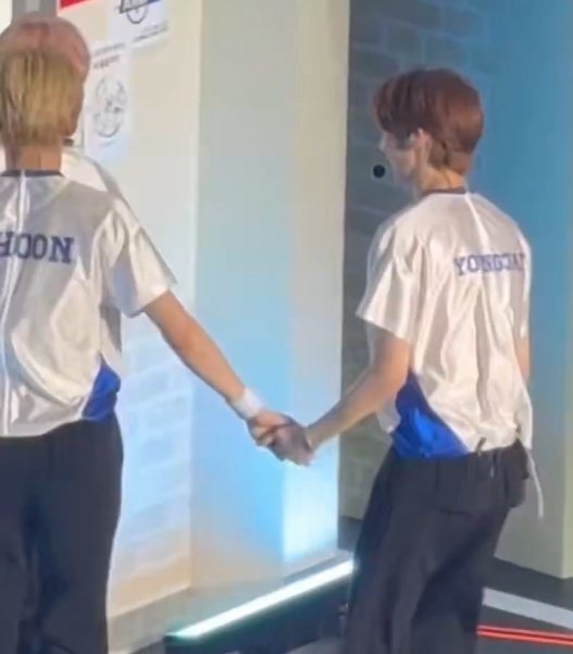 nyx 𖹭 tweet media