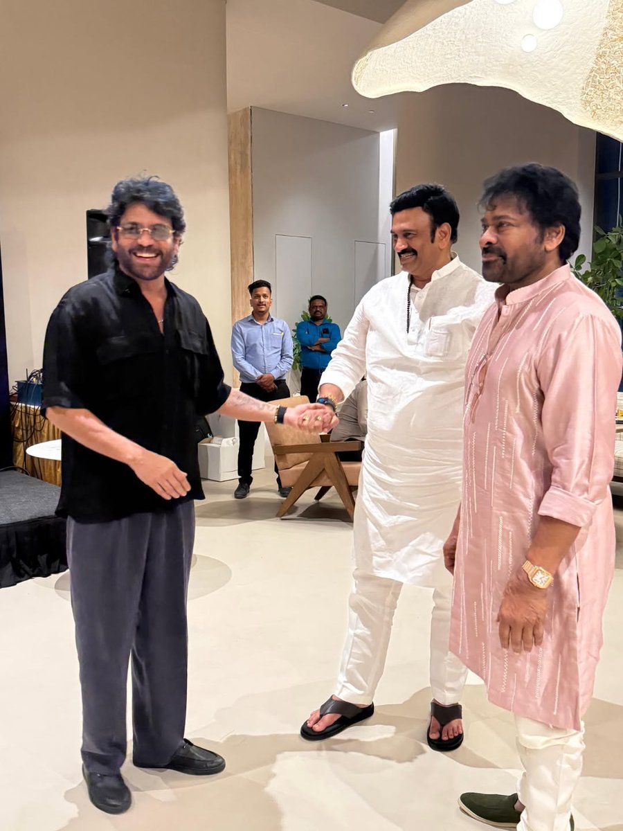 JMediaFactory tweet media