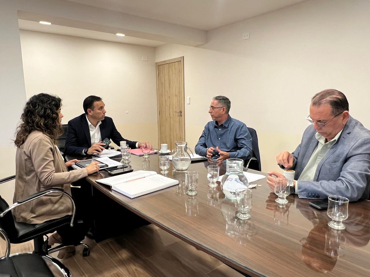 vargas_aignasse's tweet photo. Hoy participé de una nueva reunión de la Comisión de Ambiente, donde tratamos distintos proyectos vinculados al cuidado de nuestra ciudad 🌱 https://t.co/sdE9dnnMMo