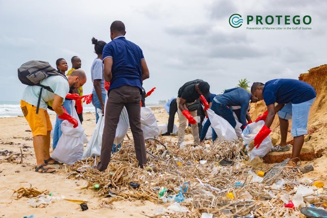 ncpcgh's tweet photo. Participants also gained hands-on experience using the Ocean Eye app to support data-driven clean-up efforts and protect coastal ecosystems. #protego #adelphi #plasticpunch🌊🅿️🥊 #gncpc #ncic https://t.co/oetH8jCIPo