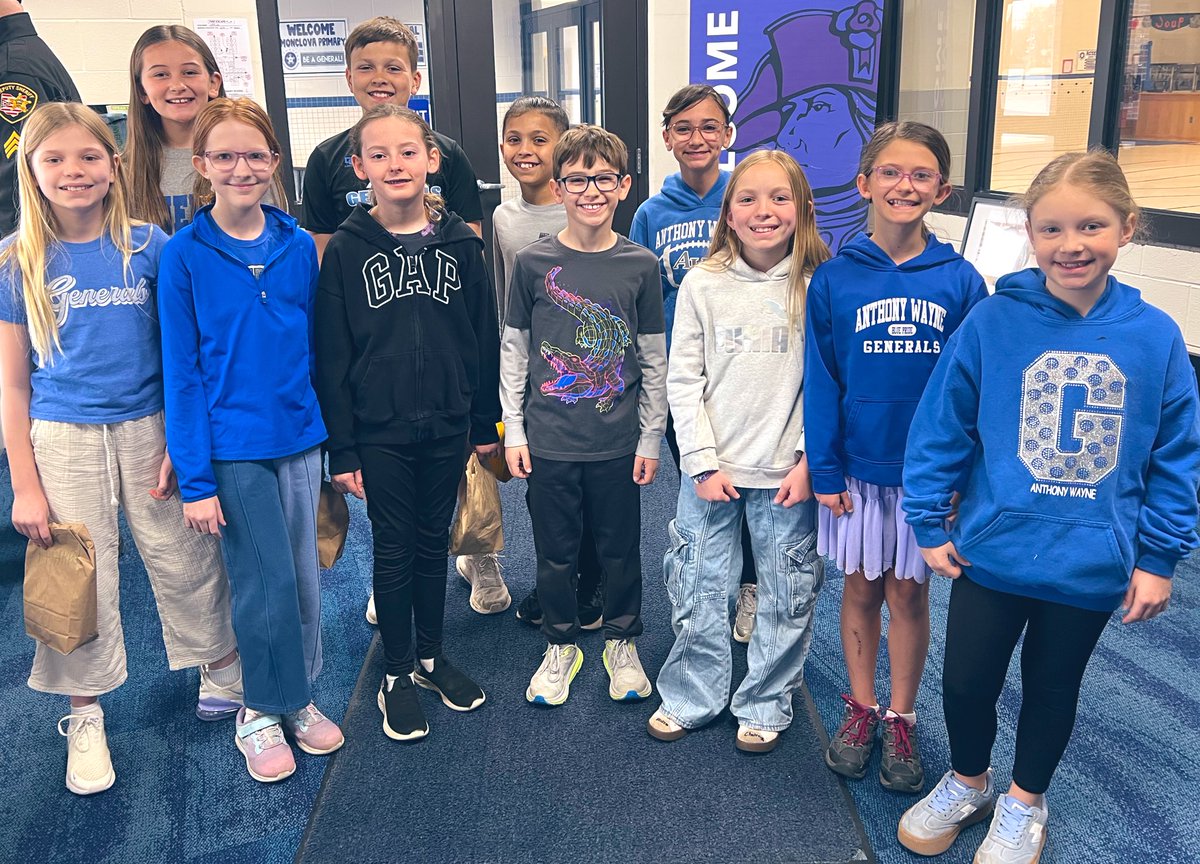 awlsmo's tweet photo. Generals Council off to AWHS for a day or learning, leadership and collaboration with student councils from the other AW buildings. #POG #communicationandcollaboration https://t.co/OgWMg9AH9r