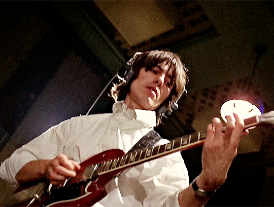 MaxRavenhill's tweet photo. @symeew13 George Harrison https://t.co/9Kd9vBjLdC