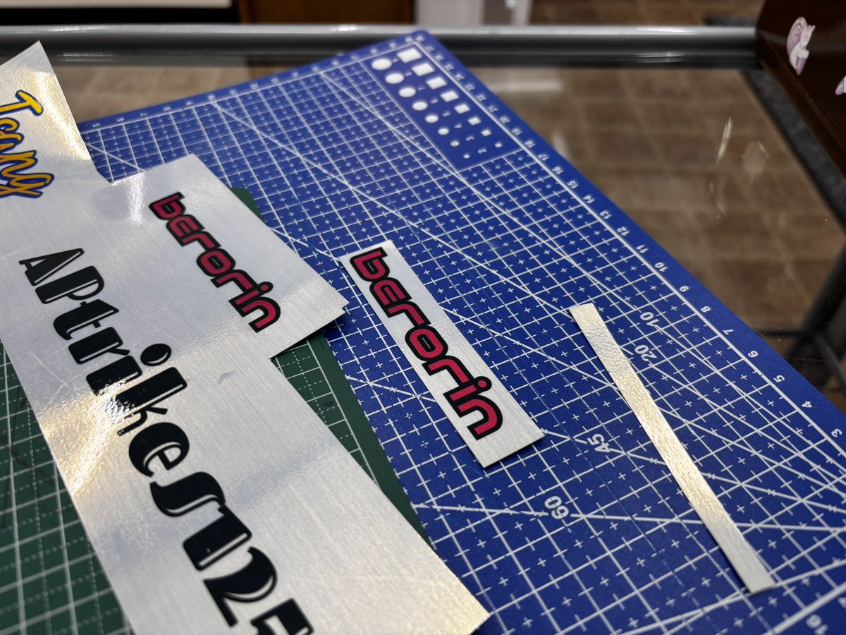 べろりん tweet media