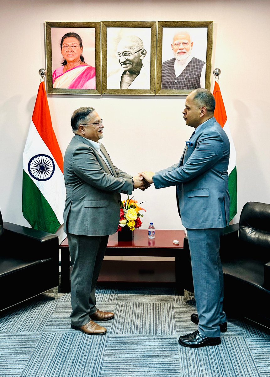 IndiaInShanghai's tweet photo. #CommunityBonds #IndiaOnTheMove #BridgingCultures 🇮🇳 🤝 🌎
On the sidelines of the ICCR Foundation Day celebrations in #Shanghai, CG @PratikMathur1 was happy to meet Indian community and diaspora leaders from the vibrant Eastern China Region and discuss issues related to expansion of 3Ts for India ➡️ #Trade ➡️#Technology and ➡️#Tourism, with the aim of building #AtmaNirbharBharat and #ViksitBharat by 2047.
Jai Hind Jai Bharat 🙏🏽🌅🪷
@diaspora_india @EOIBeijing @IndianDiplomacy @indiandiplomats @iccr_hq