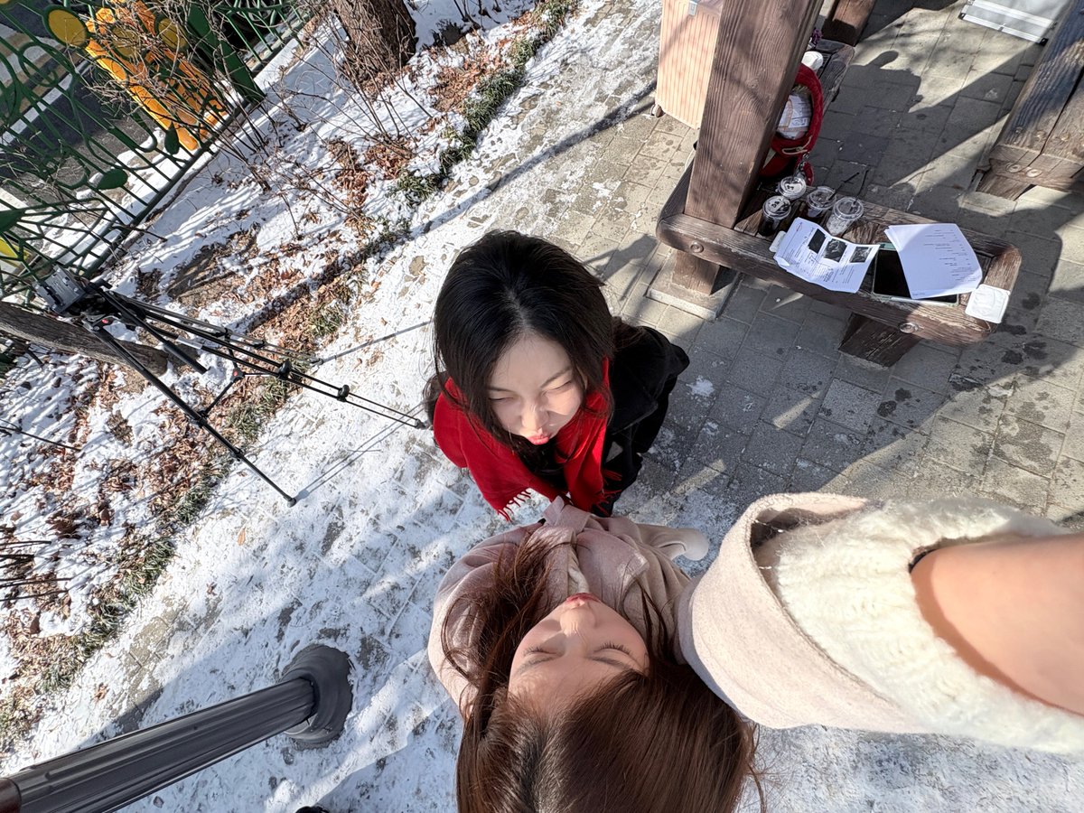 TheCheeim's tweet photo. 📸 '귀신의 첫사랑' 엿보기

두 여자가 그려갈 달콤하고 기묘한 로맨스,
눈부신 케미가 담긴 사진으로 먼저 만나보세요! 👻💕

🎬 '귀신의 첫사랑' 공개 안내
📅 4월 14일 (화) 오후 7:30
📍 https://t.co/yQKRgnicPV

#KissKissSxx #KissKissSxx2 #키스키스X스 #키스키스X스시즌2 #GL #Cheeim https://t.co/tdT2S0PW8w