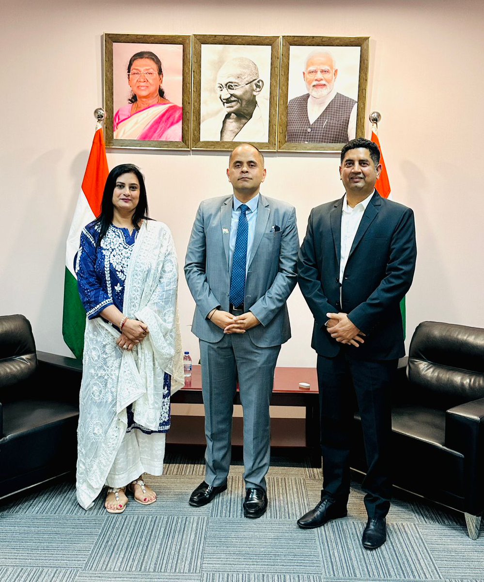 IndiaInShanghai's tweet photo. #CommunityBonds #IndiaOnTheMove #BridgingCultures 🇮🇳 🤝 🌎
On the sidelines of the ICCR Foundation Day celebrations in #Shanghai, CG @PratikMathur1 was happy to meet Indian community and diaspora leaders from the vibrant Eastern China Region and discuss issues related to expansion of 3Ts for India ➡️ #Trade ➡️#Technology and ➡️#Tourism, with the aim of building #AtmaNirbharBharat and #ViksitBharat by 2047.
Jai Hind Jai Bharat 🙏🏽🌅🪷
@diaspora_india @EOIBeijing @IndianDiplomacy @indiandiplomats @iccr_hq