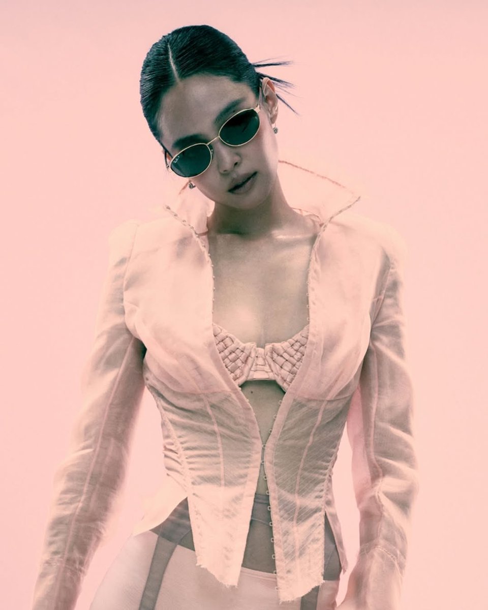 JENNIE Charts tweet media