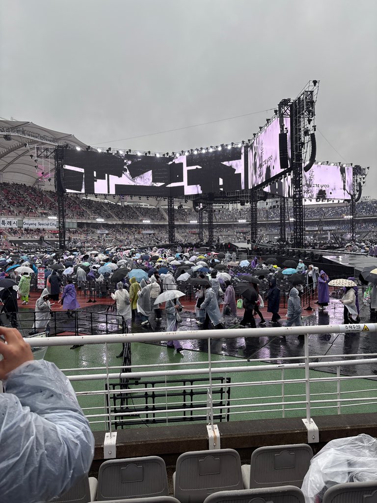 jam⁷ 🪭 is seeing bts tweet media