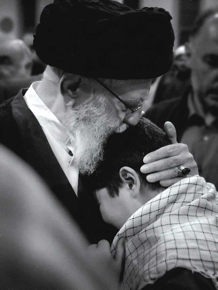 HS___TA's tweet photo. أربعون يومًا يا أصدقَ الناس. https://t.co/sgWbm1fvT1