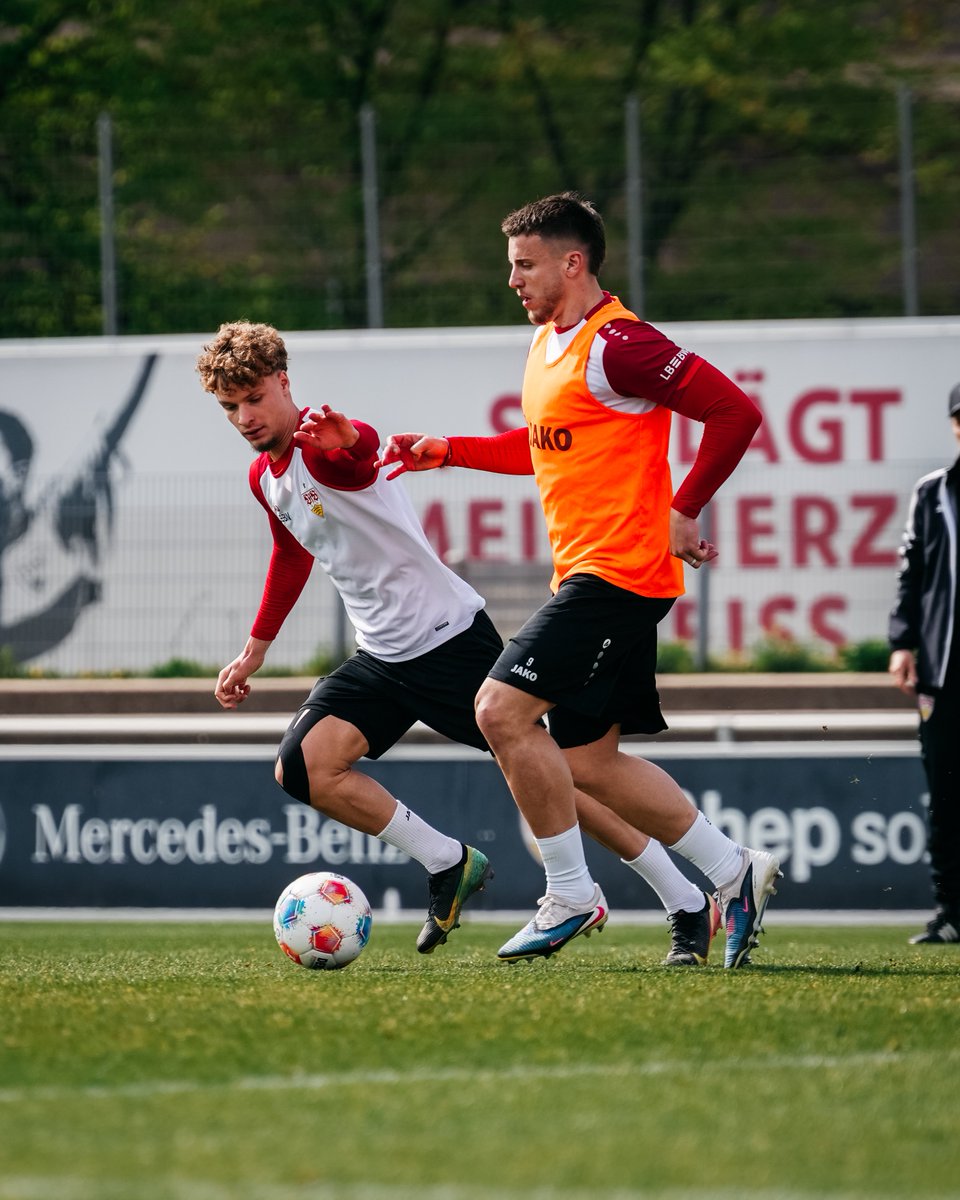 VfB's tweet image. Wir holen uns den letzten Schliff vor dem Heimspiel gegen den HSV am kommenden Sonntag!

#VfB | #VfB1893 | #Training | #Bundesliga | #VfBHSV