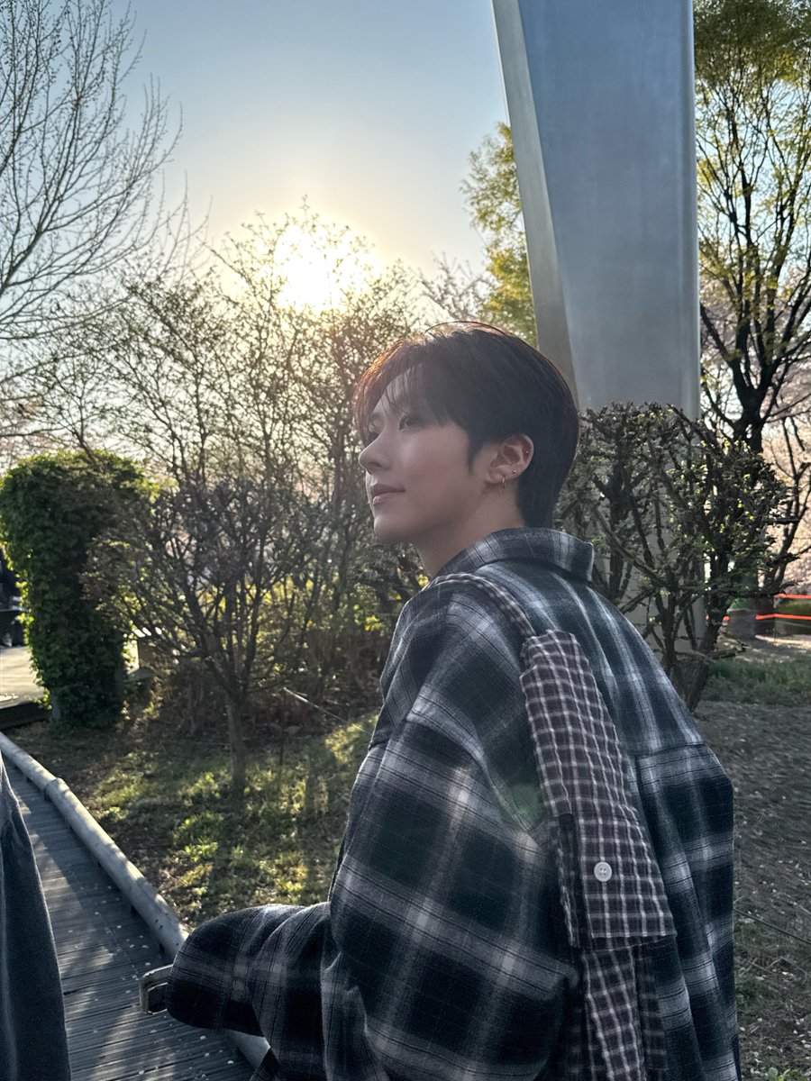 ADAP_offcl's tweet image. 𝓢𝓹𝓻𝓲𝓷𝓰 𝓭𝓪𝔂🌸

#ADAP #에이댑
#효태 #HYOTAE
#ALL_DREAMS_ARE_POSSIBLE