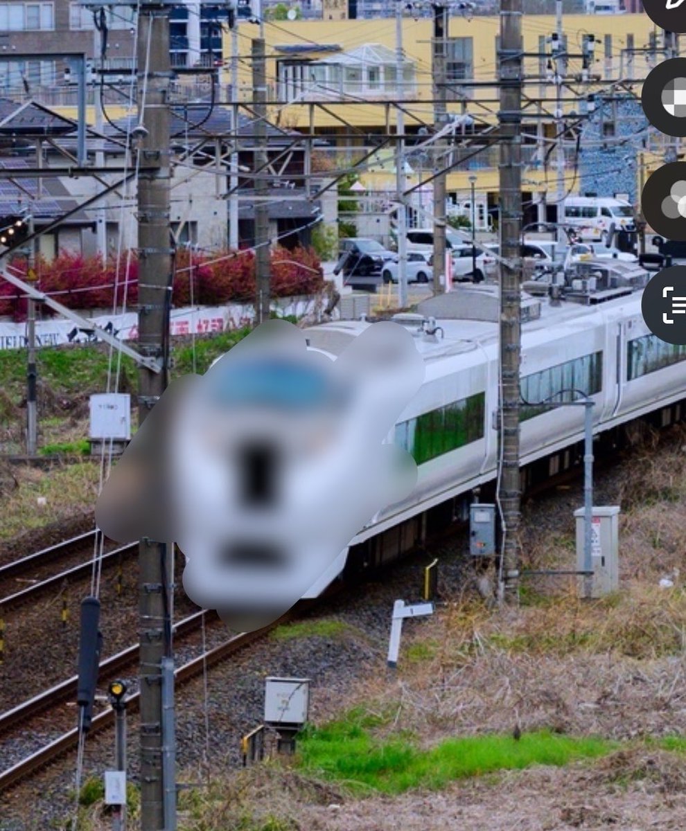 a_nron's tweet photo. 正面顔スーパーひたちというよりサンダーバードに見えてきた...
黒い四角描いてボヤかすとスーパーひたちに見えてくる https://t.co/H35CfcfUiI