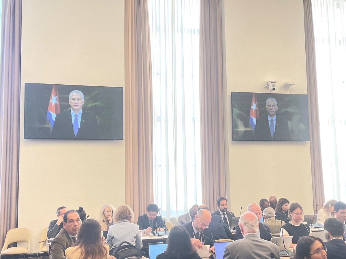 AnayansiRCamejo's tweet image. Pdte. @DiazCanelB denunció en II Conferencia Internacional sobre negativo impacto medidas coercitivas unilaterales en #DDHH que #Cuba está siendo víctima de un castigo colectivo que pretende arrodillar a su pueblo por hambre,enfermedades y duras carencias insumos básicos.