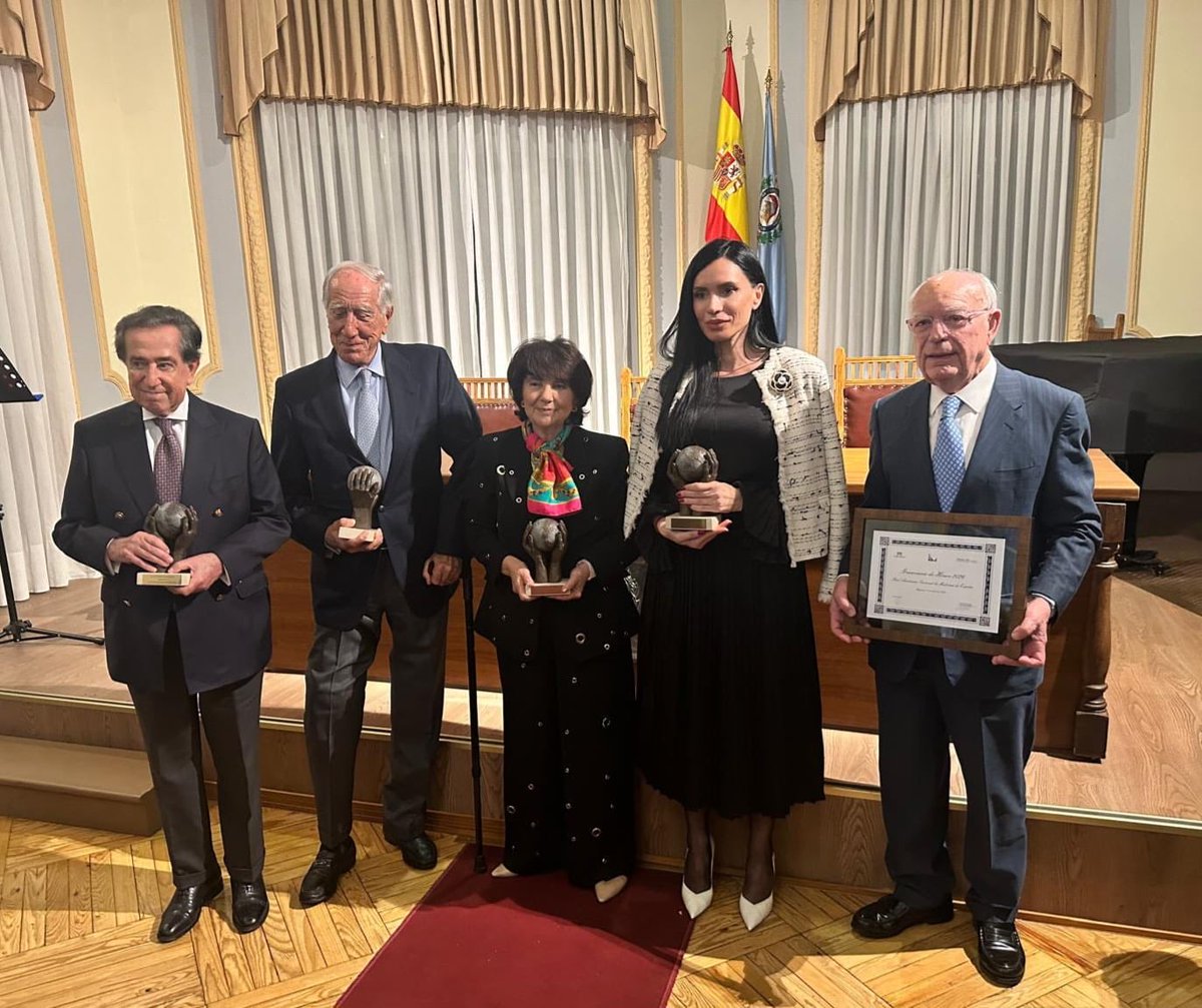 Serbia in Spain tweet media