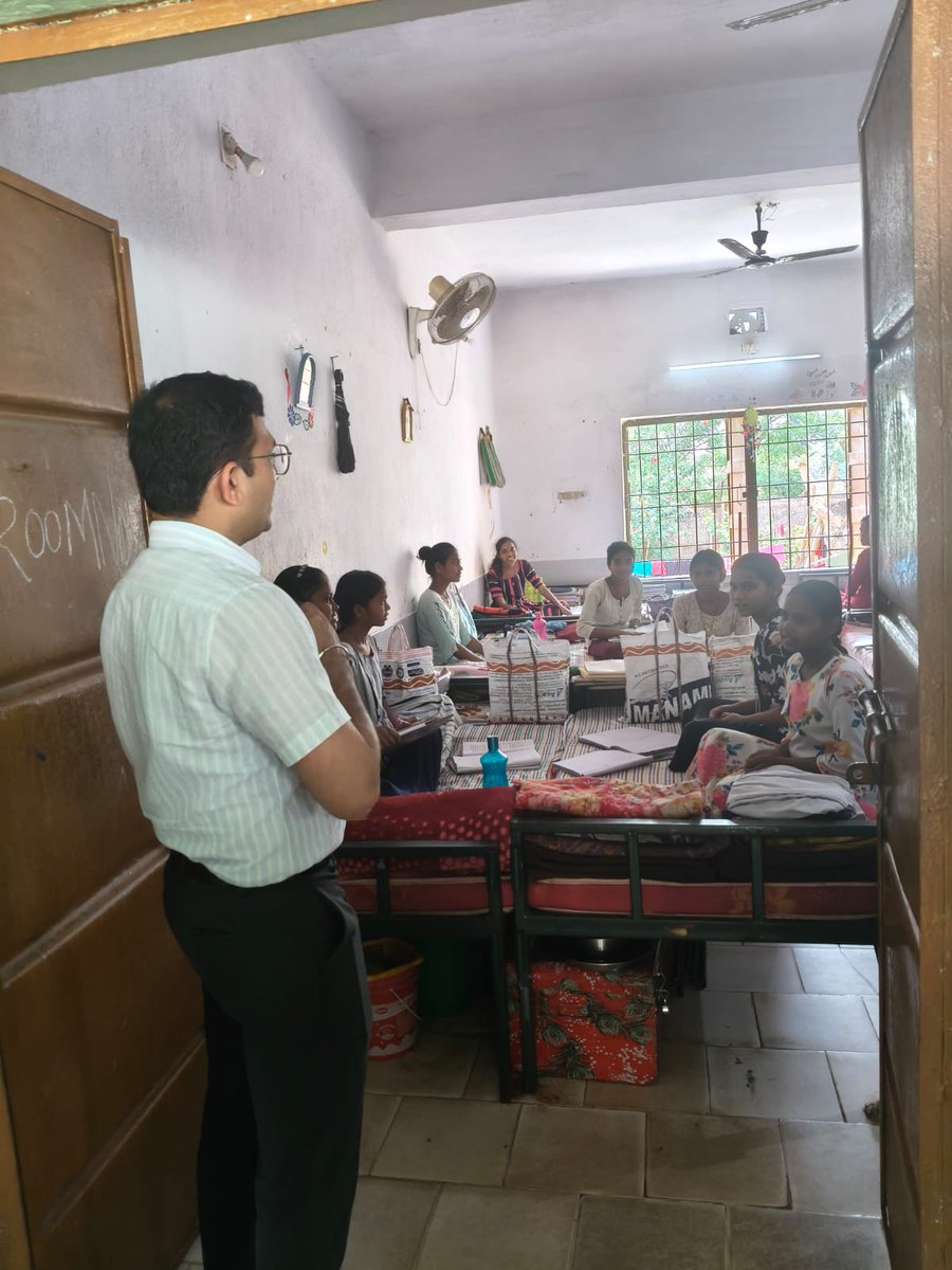DMBaleshwar's tweet photo. On a day long visit to Nilgiri Block, @DBalasore reviewed the status of various projects of BRIT, interacted with the GPLF members of Naranpur GP, checked the condition of Baistama bandha ashram school, Gopabandhu chatrabasa, https://t.co/DwlFJjwjTo