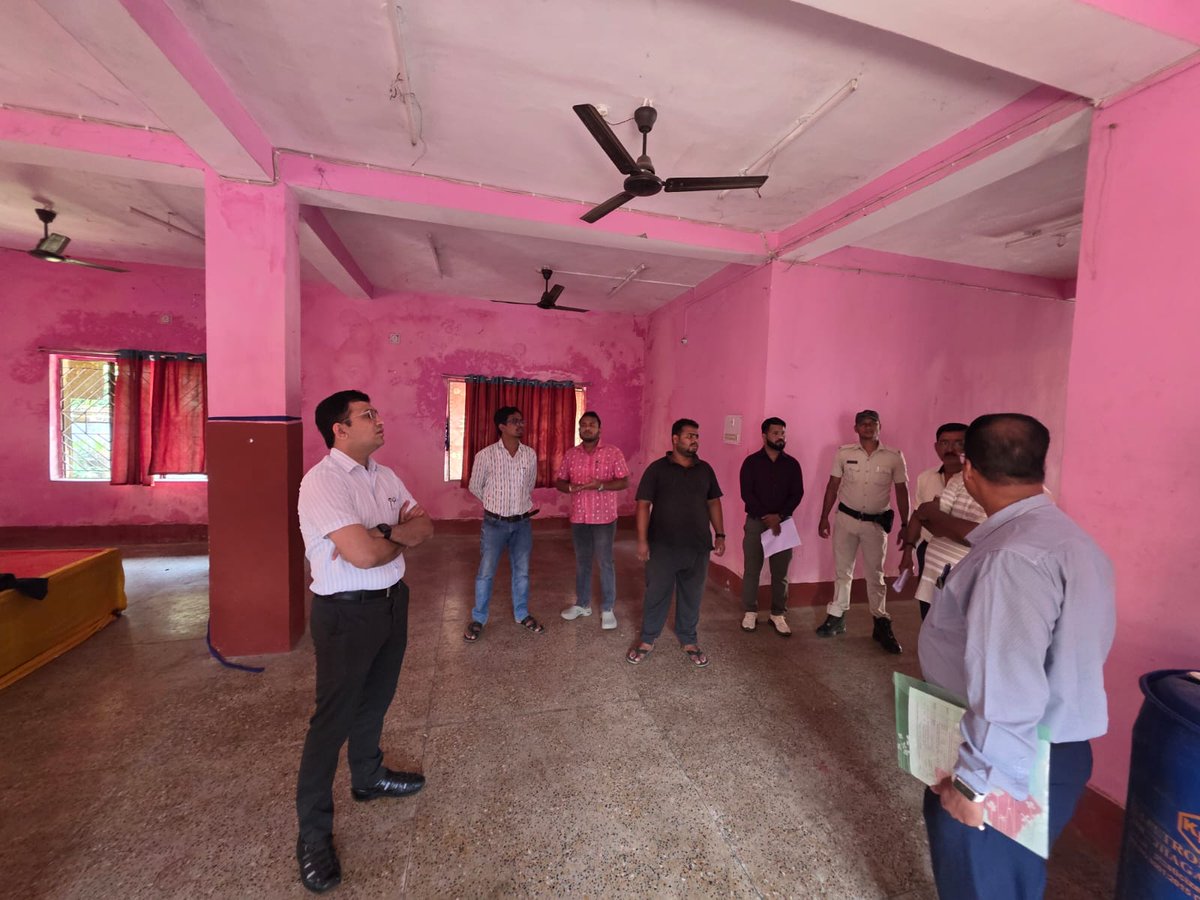 DMBaleshwar's tweet photo. On a day long visit to Nilgiri Block, @DBalasore reviewed the status of various projects of BRIT, interacted with the GPLF members of Naranpur GP, checked the condition of Baistama bandha ashram school, Gopabandhu chatrabasa, https://t.co/DwlFJjwjTo
