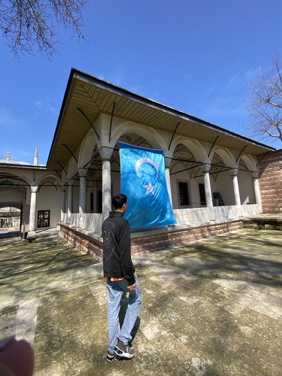 “Bir gün değil her gün hatırla.” 

Doğu Türkistan