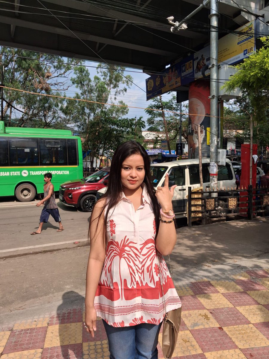 sreejayaa24's tweet image. A family that votes together, shapes the future together 🗳️

#Elections #AssamAssemblyElections 
#AssamFirst  #Assam