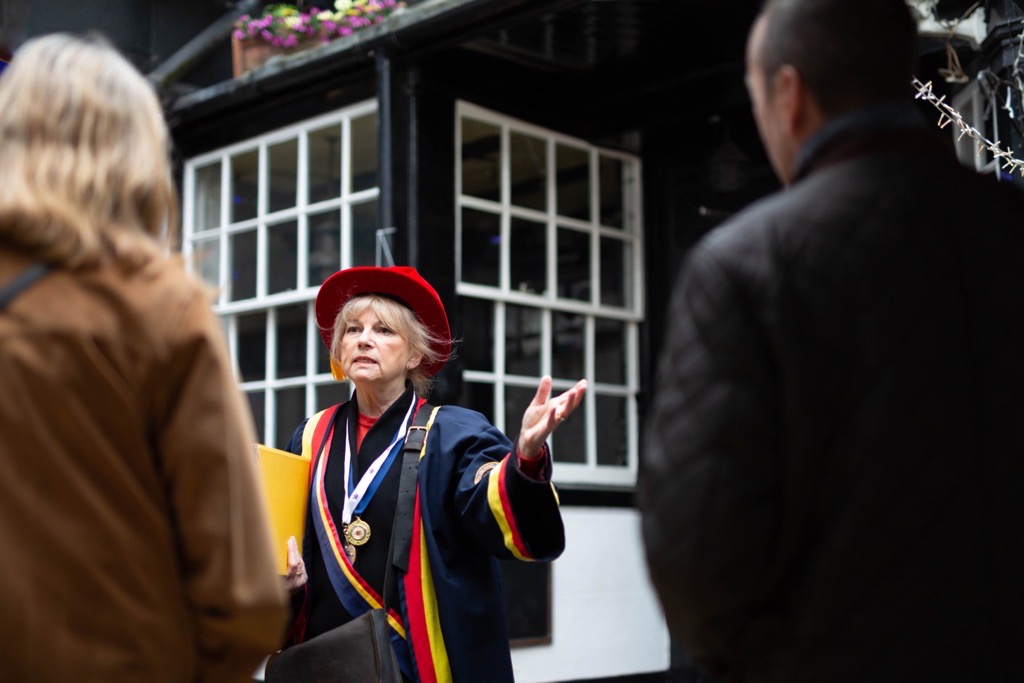 VisitGloucester's tweet photo. Gloucester Civic Trust is delighted to announce the launch of its summer programme of daily historic walking tours, beginning April 1st, following the success of its winter weekly series!

Read all about it on our blog: https://t.co/Tge2j23dYj https://t.co/IlYPFfAEp6