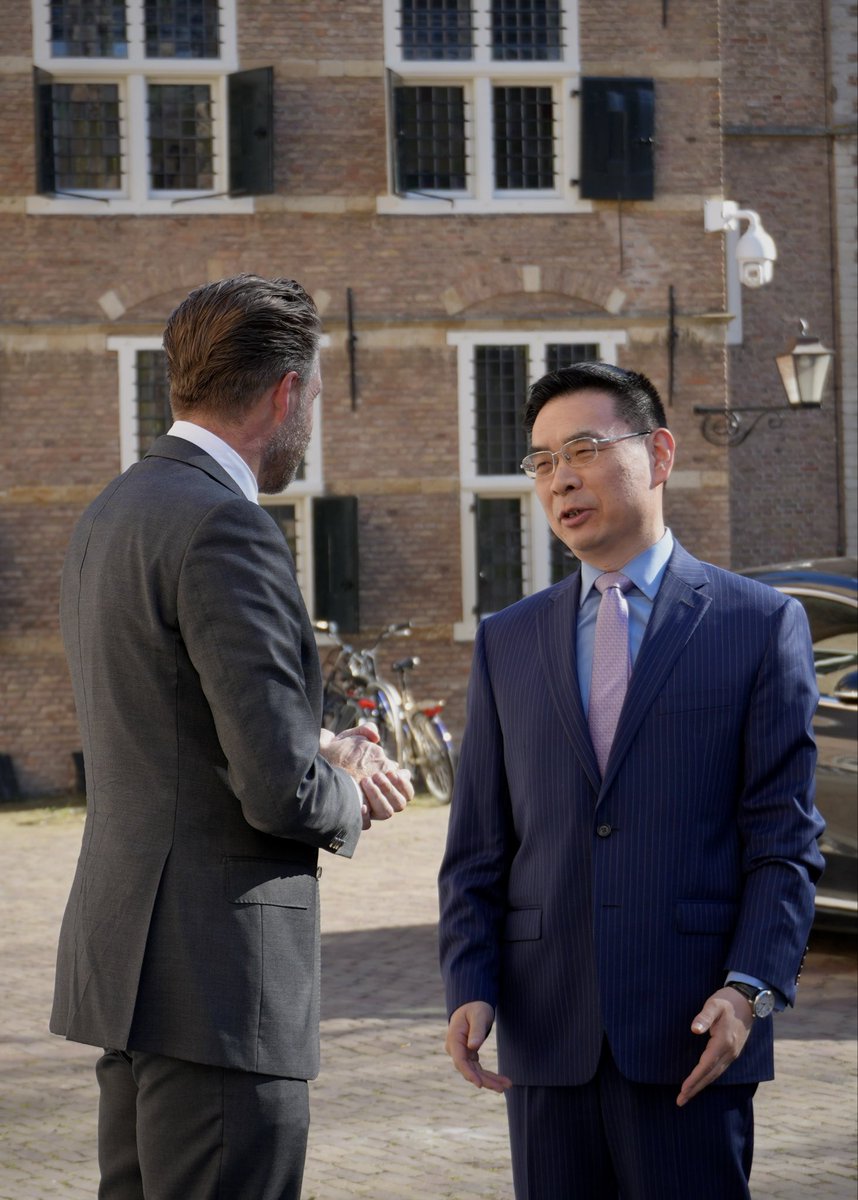 Hugo de Jonge tweet media