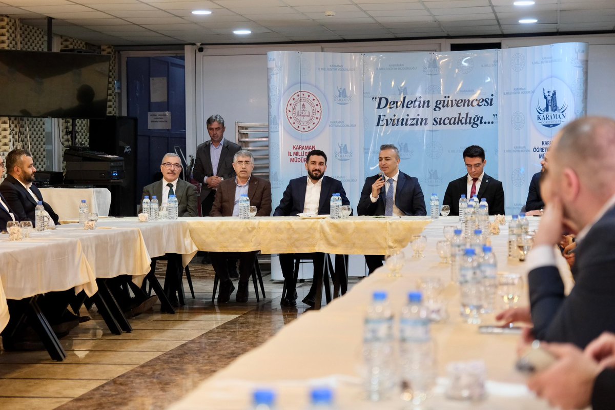 ibrahim_besinci's tweet photo. 📍Karaman / EDEP

Milli ve manevi değerlerimiz için birlikte yol yürüdüğümüz STK temsilcilerimizle buluştuk.

İl Koordinasyon Toplantımızı gerçekleştirerek Karaman’ın sivil toplum çalışmaları üzerine istişareler ettik. 🙌🏻 https://t.co/v9qd1A7DXH