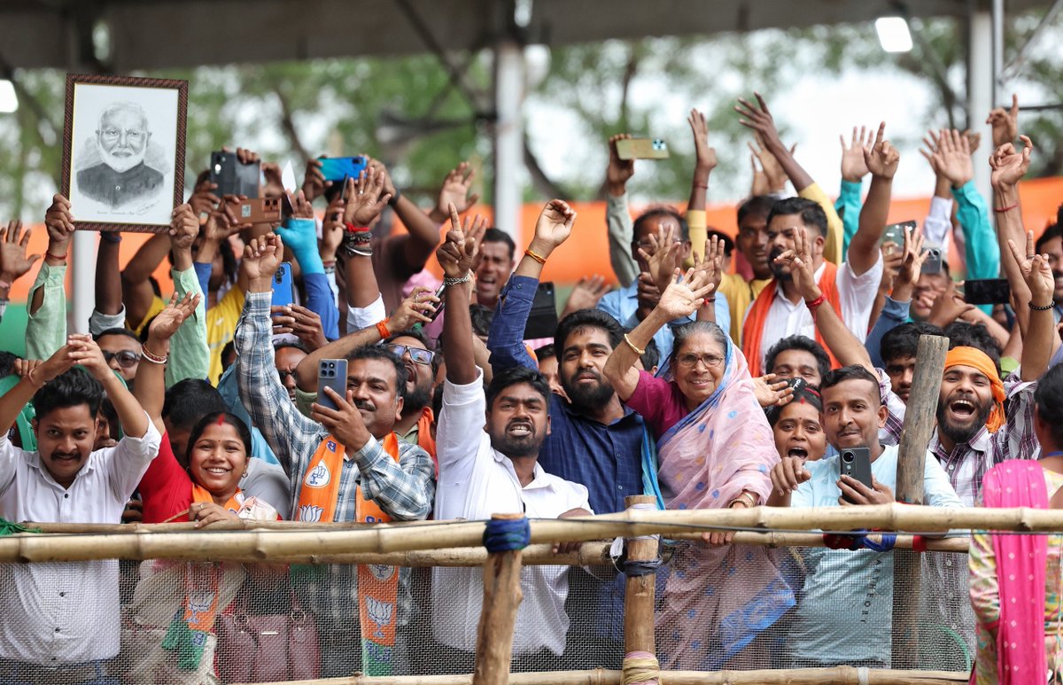 Narendra Modi tweet media