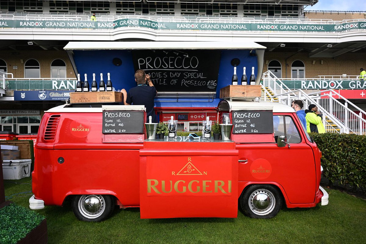 Grand_National_'s tweet photo. Grand National 2026 Drinks Prices: Pints, Prosecco, Cocktails and What You’ll Pay at Aintree #GrandNational #GrandNational2026 

https://t.co/Xpln5qkNAk https://t.co/hRijd9jZzA