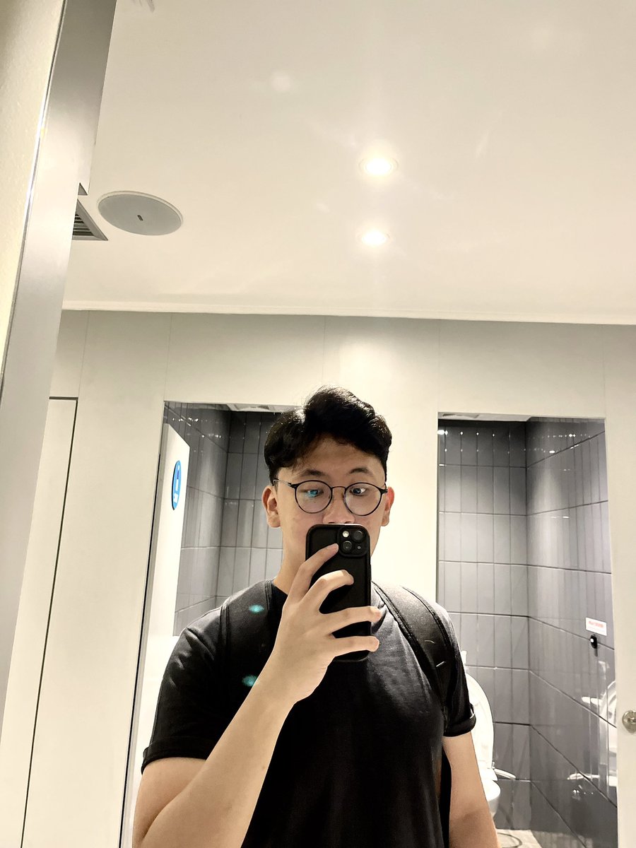 urclingyBoyfie tweet media