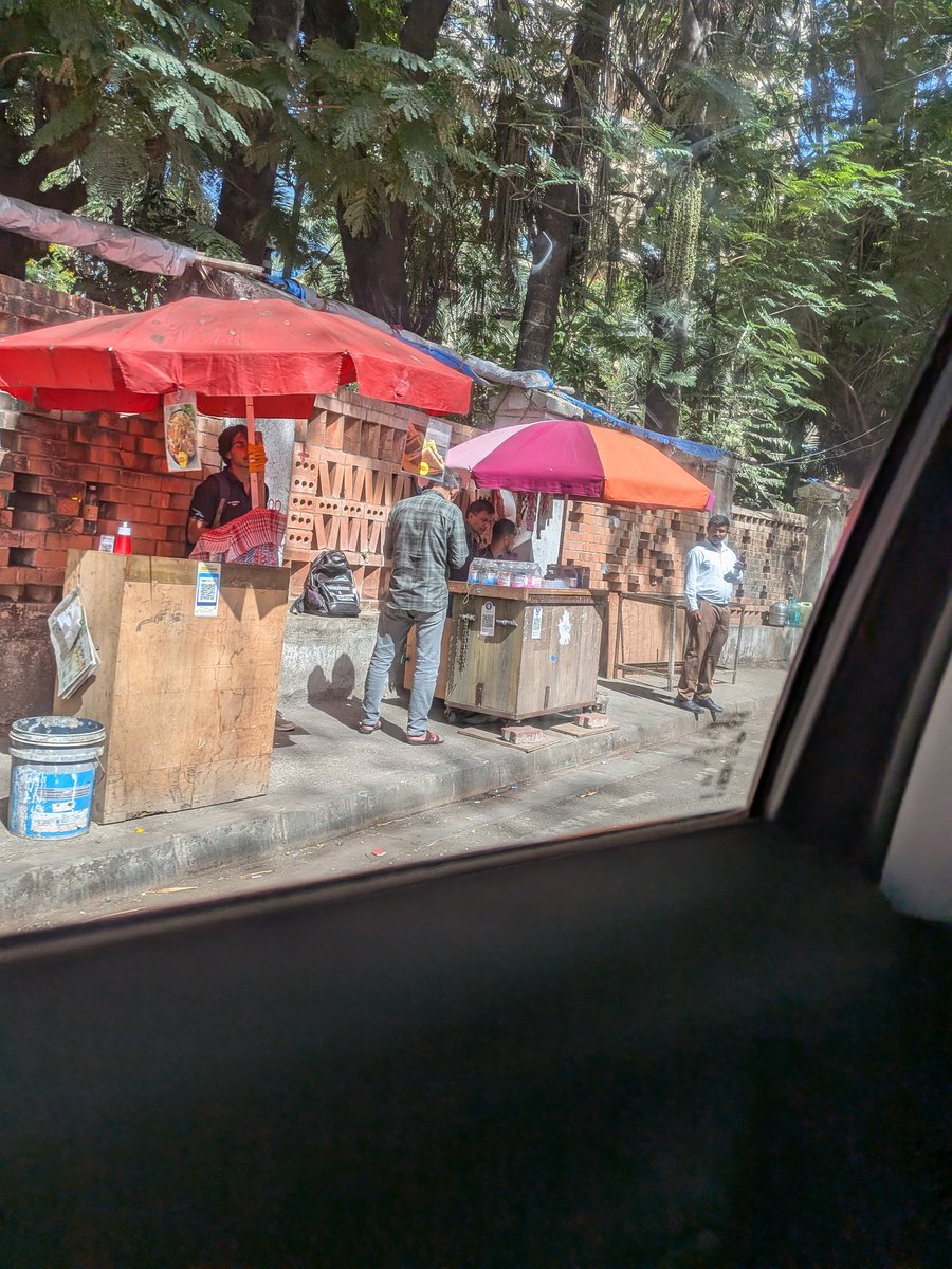 zeilar412's tweet photo. @mybmcWardGS   .full footpaths occupied by hawkers ..bmc encouraging hawkers .hafta ..location Shanker rao naram path ..worli ...ward g south ..near raheja imperia https://t.co/HqUfzD2r8k