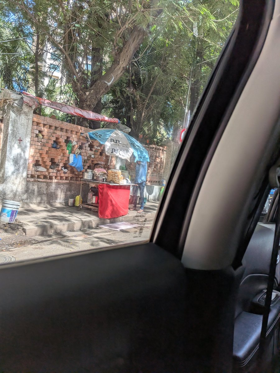 zeilar412's tweet photo. @mybmcWardGS   .full footpaths occupied by hawkers ..bmc encouraging hawkers .hafta ..location Shanker rao naram path ..worli ...ward g south ..near raheja imperia https://t.co/HqUfzD2r8k