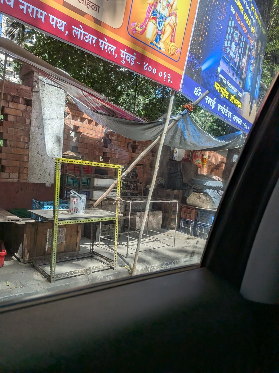 zeilar412's tweet photo. @mybmcWardGS   .full footpaths occupied by hawkers ..bmc encouraging hawkers .hafta ..location Shanker rao naram path ..worli ...ward g south ..near raheja imperia https://t.co/HqUfzD2r8k