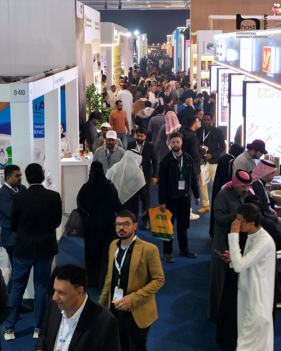 host_arabia's tweet photo. Hospitality design is shifting from space to experience: sensory interiors, natural materials, warm lighting &amp; flexible spaces.

At Host Arabia 2025, this trend turned into real demand across KSA &amp; the GCC, from contract furniture to full design solutions.

Join Host Arabia 2026! https://t.co/x67ZiKQTH6