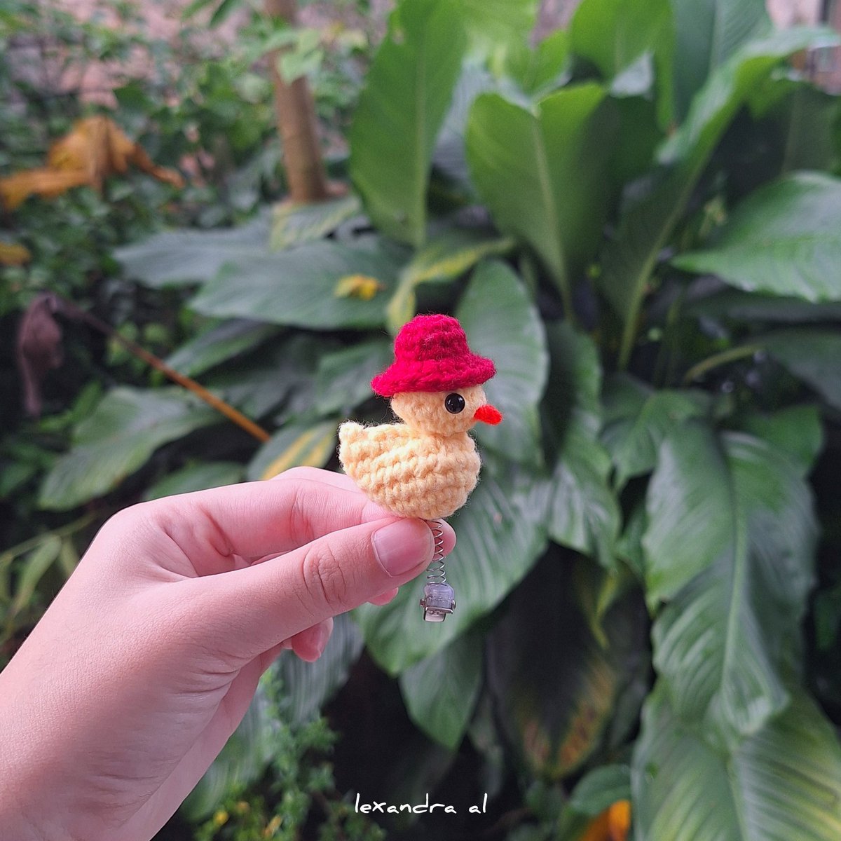 lexa_ndraal's tweet photo. Duck hair clip https://t.co/byNWSEKkoV