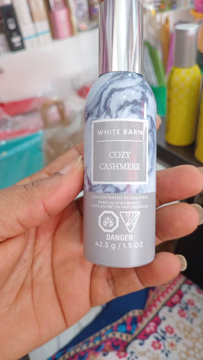 TeeRomoke's tweet photo. BATH AND BODY WORKS ROOM SPRAY AVAILABLE FOR GHC 180.00
 •Cozy Cashmere, Poolside Cabana, Winter Pear-Forest, Champagne Toast, Beach Blanket, Under The Christmas Tree• 
   Kindly repost 🤍 https://t.co/kTqywCSe5f